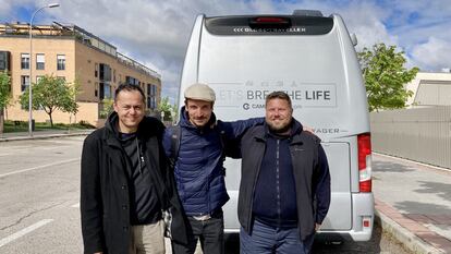 De izquierda a derecha: Alex Preukschat, Vita Valka y Jakub Zdechovan en una foto de archivo tomada en Madrid.