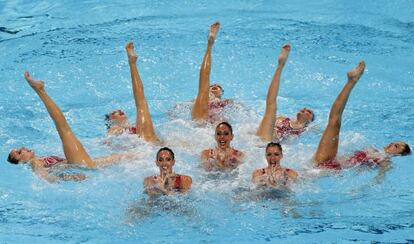 El equipo de sincronizada de España, durante la final de rutina libre.