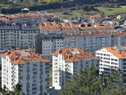 Panor&aacute;mica de edificios construidos en la localidad de A Valenz&aacute; (Barbad&aacute;s) lim&iacute;trofe con Ourense