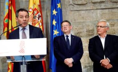 Desde la izquierda, Armstrong, Puig y Ribó este miércoles en Valencia.