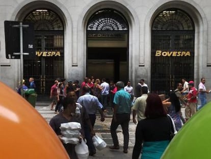 A Bolsa de Valores de S&atilde;o Paulo (Bovespa) apresentava recupera&ccedil;&atilde;o no in&iacute;cio da manh&atilde;. 