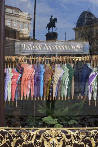 Paraguas en la tienda de Wilhelm Jungmann.