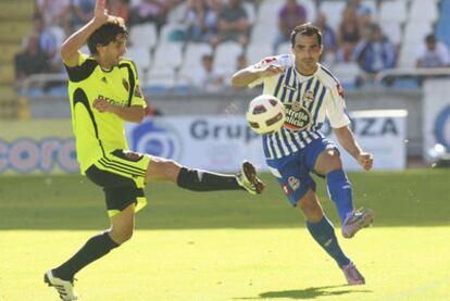 Morel disputa un balón en el primer partido de liga contra el Zaragoza.