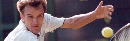 Mats Wilander, durante un partido de Wimbledon en 1995.