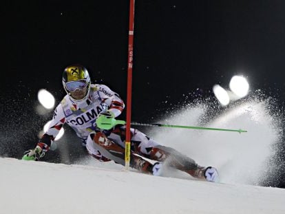 Marcel Hirscher durante el descenso. 