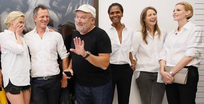 El fotógrafo Peter Lindbergh con las modelos Lara Stone, Karen Alexander, Cecilia Chancellor y Nadja Auermann en Rotterdam.