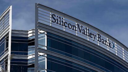 Logo del Silicon Valley Bank, en Tempe (Arizona).