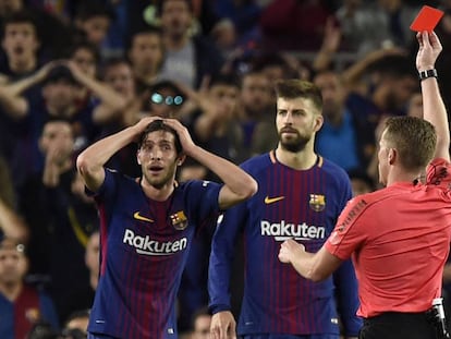 Sergi Roberto reacciona tras ser expulsado en el clásico.