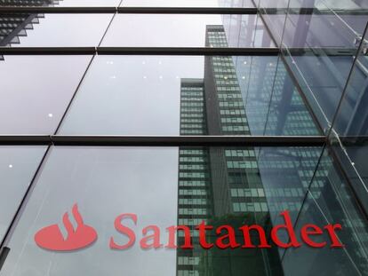 Fachada de una gran oficina de Santander