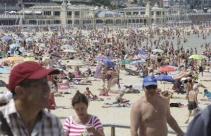 La playa de La Concha, repleta de bañista la semana pasada.