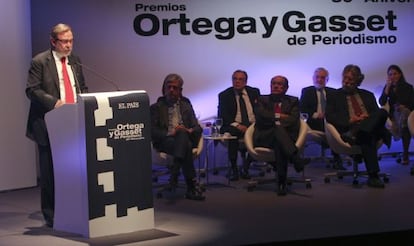 Juan Luis Cebrián, en la entrega de los premios Ortega.