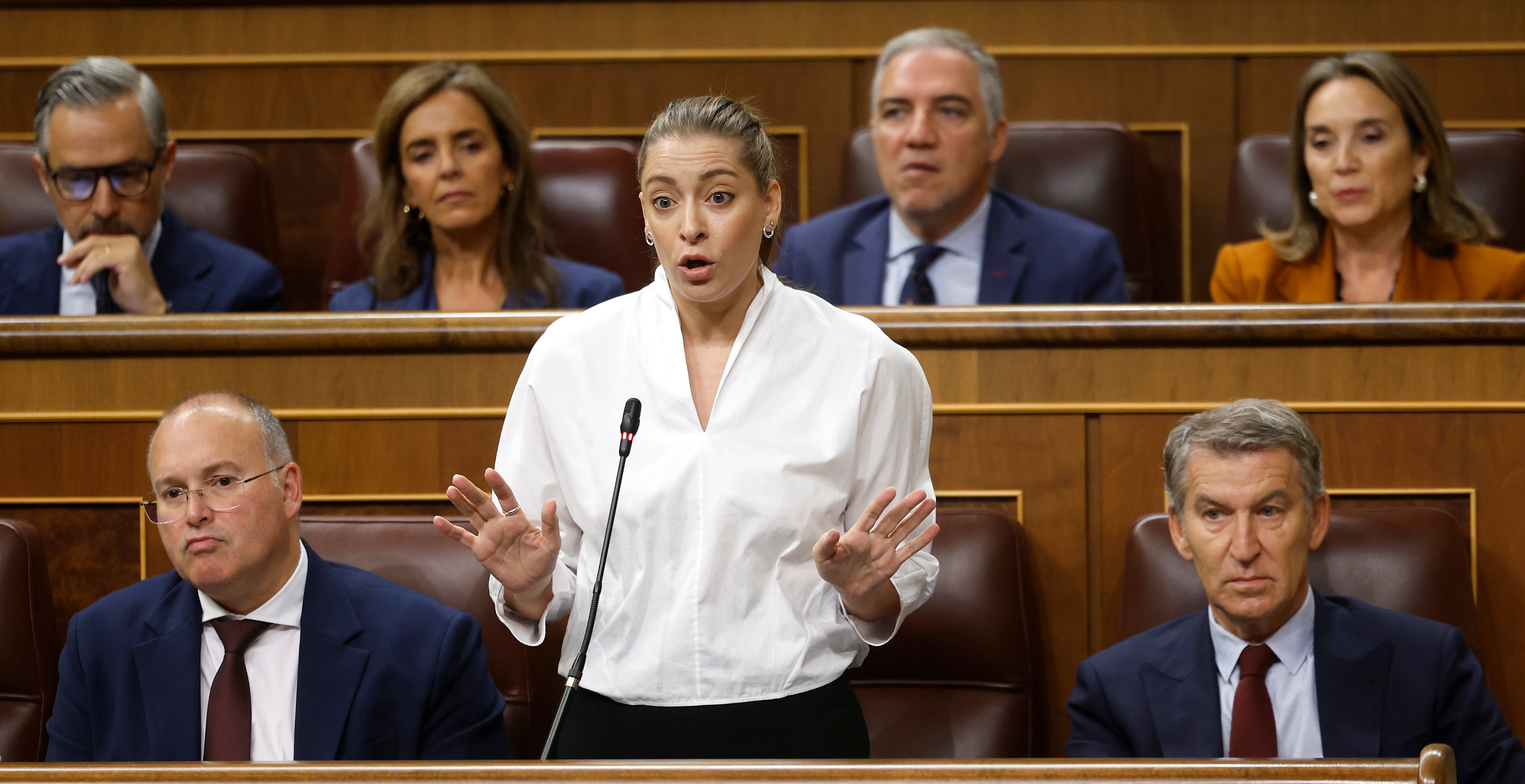 La portavoz del PP en el Congreso, Ester Muñoz, durante la sesión de control de este miércoles.
