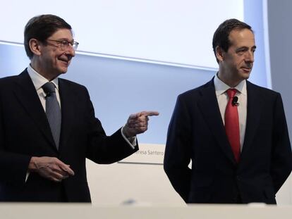 José Ignacio Goirigolzarri, presidente de CaixaBank, y Gonzalo Gortázar, consejero delegado de la entidad.