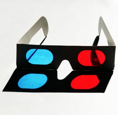 Las viejas gafas de cartón  3D serán historia con los nuevos televisores.