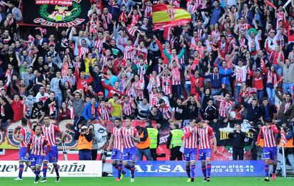 El Sporting celebra el gol de Jony. 