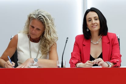 Montse Mínguez y Rebeca Torró, el lunes en la primera reunión de la dirección del PSOE tras la remodelación que el comité federal aprobó el 5 de julio.