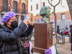 Una activista, durante una acción del Movimiento Feminista de Madrid a favor de la abolición de la prostitución, en la plaza Guardias de Corps, en Madrid (España), a 7 de marzo de 2021.
07 MARZO 2021;PROSTITUCIÓN;ABOLICIÓN;SEXO;FEMINISMO;MACHISMO;8M;MANIFESTACIÓN
Ricardo Rubio / Europa Press
07/03/2021