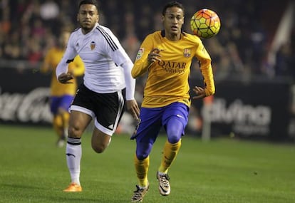 Neymar se'n va de Rubén Vezo.