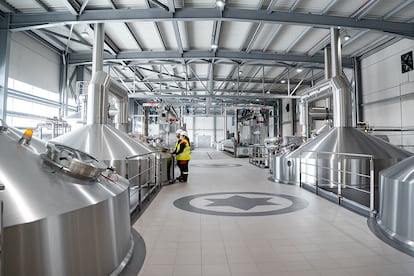 La sala de calderas de la nueva fábrica, que tiene una capacidad potencial de 900 millones de litros de cerveza.