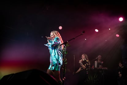 La cantante Paula Mattheus ayer en su concierto en La Riviera.