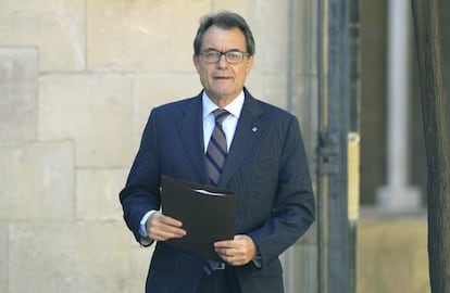 El presidente de la Generalitat, Artur Mas, a su llegada a la reunión del gobierno catalán celebrada hoy en el Palau de la Generalitat.