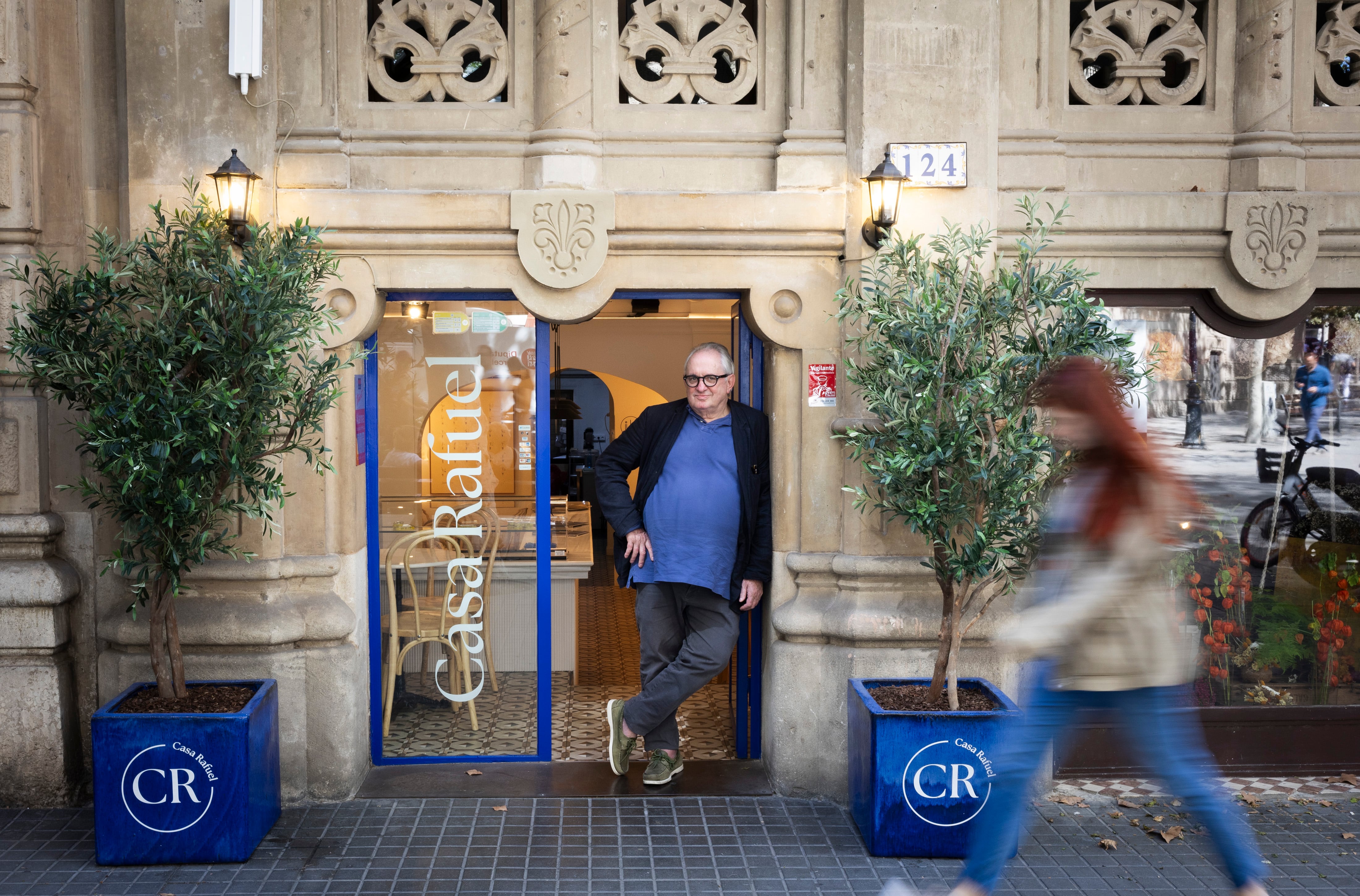 El influencer gastronómico Rafuel en su nuevo restaurante de Barcelona, Casa Rafuel.