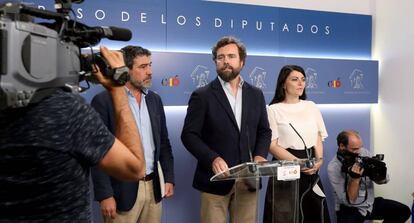 El portavoz de Vox en el Congreso, Iván Espinosa de los Monteros, en una conferencia de prensa.