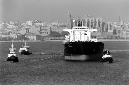 En 1995 se trajo a Mallorca agua del río Ebro, en barcos, con tanques repintados que degradaron el líquido.