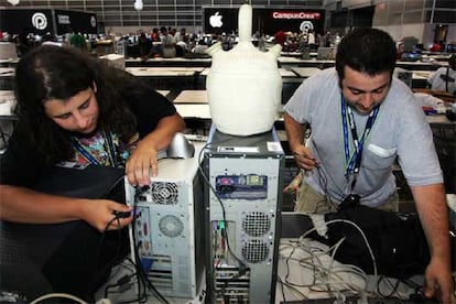 Bajo el lema "Unimos talento. Creamos futuro", el programa de este año está lleno de actividades paralelas -"para que los <I>campuseros</I> no se aburran"- que, en diez áreas temáticas, va desde la robótica hasta el diseño publicitario, las competiciones de videojuegos -se presentará en primicia la nueva XBOX de Microsoft-, el software libre, el particular universo imaginario de <I>Star Trek</I>, la astronomía y la música digital.