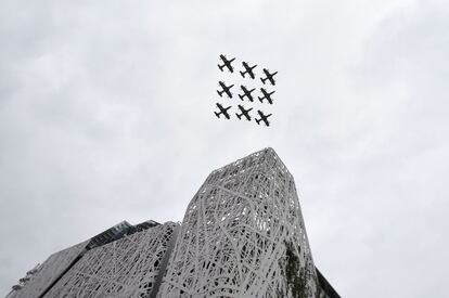 La Fuerza Aérea italiana duranta la inauguración oficial de la EXPO 2015 en Milán, Italia.