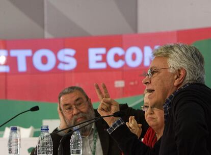 Felipe González, ayer en un momento del debate sobre la crisis que mantuvo con Cándido Méndez.