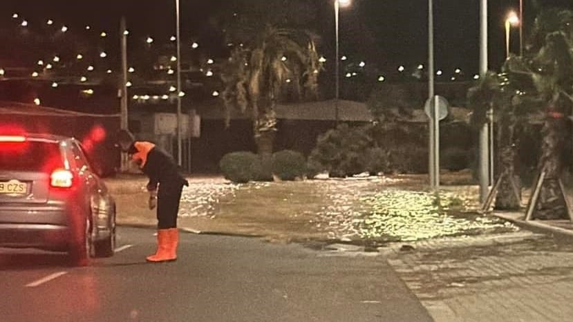 Las fuertes lluvias provocan importantes daños en El Ejido y más de 200 incidencias en el resto de Andalucía 