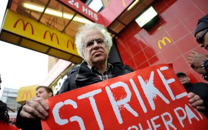 Huelga de trabajadores de establecimientos de comida r&aacute;pida.
 