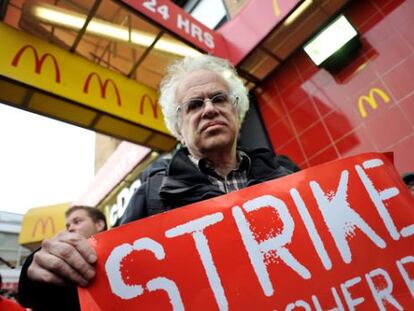 Huelga de trabajadores de establecimientos de comida r&aacute;pida.
 