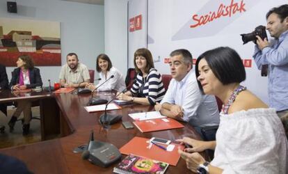 Idoia Mendia, en el centro, preside la reunión de la Comisión Ejecutiva del PSE en Bilbao.