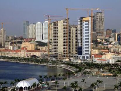 Luanda supera a Hong Kong como la capital con precios más exorbitantes