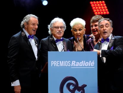 El grupo Mocedades, en la gala de los Premios Radiolé.