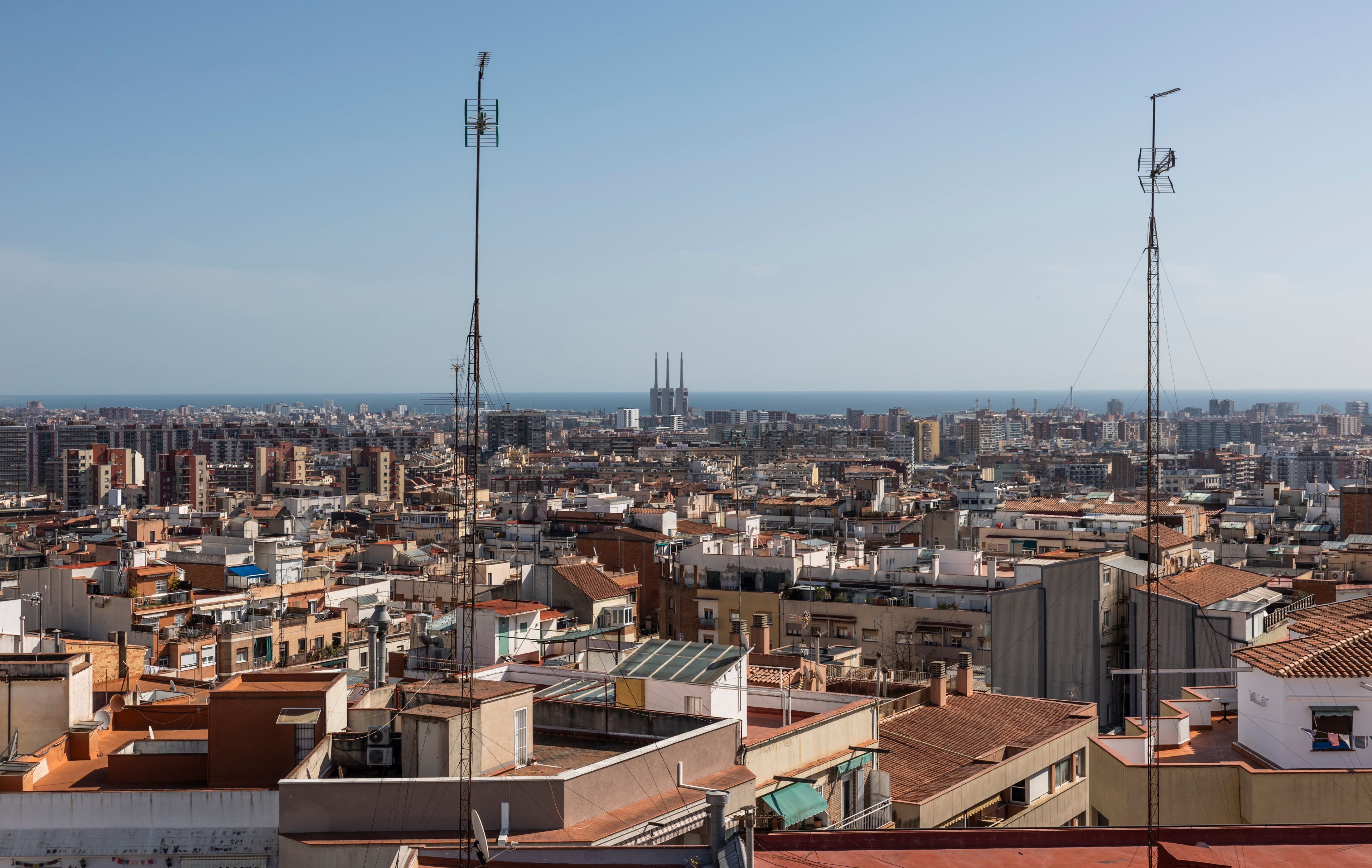 Edificios de vivienda de Barcelona en una imagen tomada desde el barrio de la Font d'en Fargues.