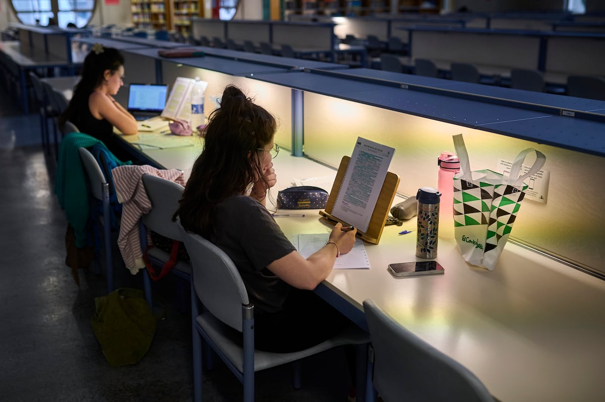 El Gobierno aprueba este martes la novena subida seguida de las becas de estudio hasta alcanzar los 2.578 millones