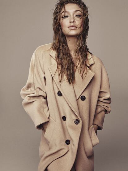 El abrigo 101801 de Max Mara naci¨® en 1981. Hadid, en 1995. Prueba de que cl¨¢sico y moderno no son excluyentes.