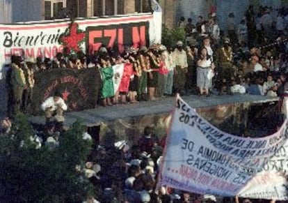 Dirigentes zapatistas reunidos ayer en la plaza principal de Ixmiquilpán, en el Estado mexicano de Hidalgo.