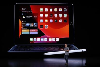 Greg Joswiak, vicepresidente de Marketing de Apple, presenta la nueva generación del iPad.