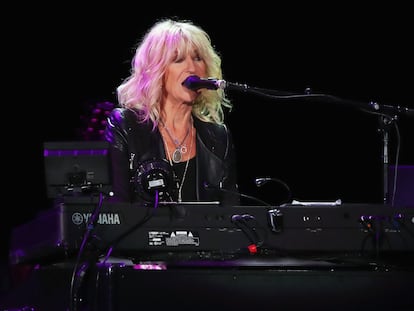 Christine McVie, de Fleetwood Mac, actuando en Nueva York el 30 de julio de 2017.