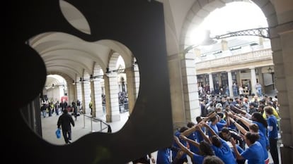Venta del iPhone 5 en una tienda de Apple en Londres.