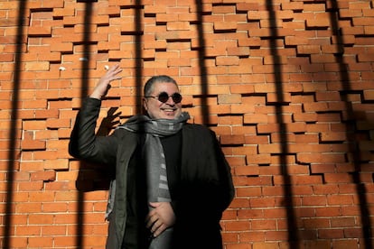 Mahi Binebine, autor de ‘Yo, bufón del rey’, el jueves ante la Casa Árabe en Madrid.