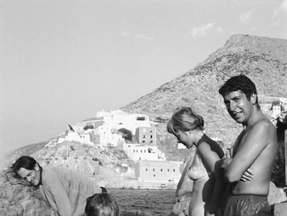 Leonard Cohen, con Marianne Ihlen, en Grecia en 1960.