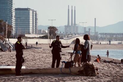 Barcelona va tancar les platges a mitjans de març, quan es va declarar l'estat d'alarma.