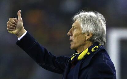 Pékerman, durante el partido ante Brasil.