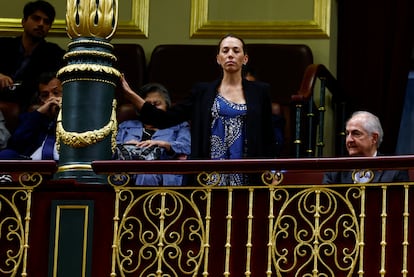 Carolina González, hija del candidato presidencial venezolano Edmundo González Urrutia, en la tribuna de invitados del Congreso de los Diputados, este martes en Madrid.