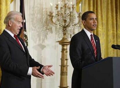 Joe Biden gesticula durante la recepción que ofreció Barack Obama  a varios sindicalistas en la Casa Blanca.